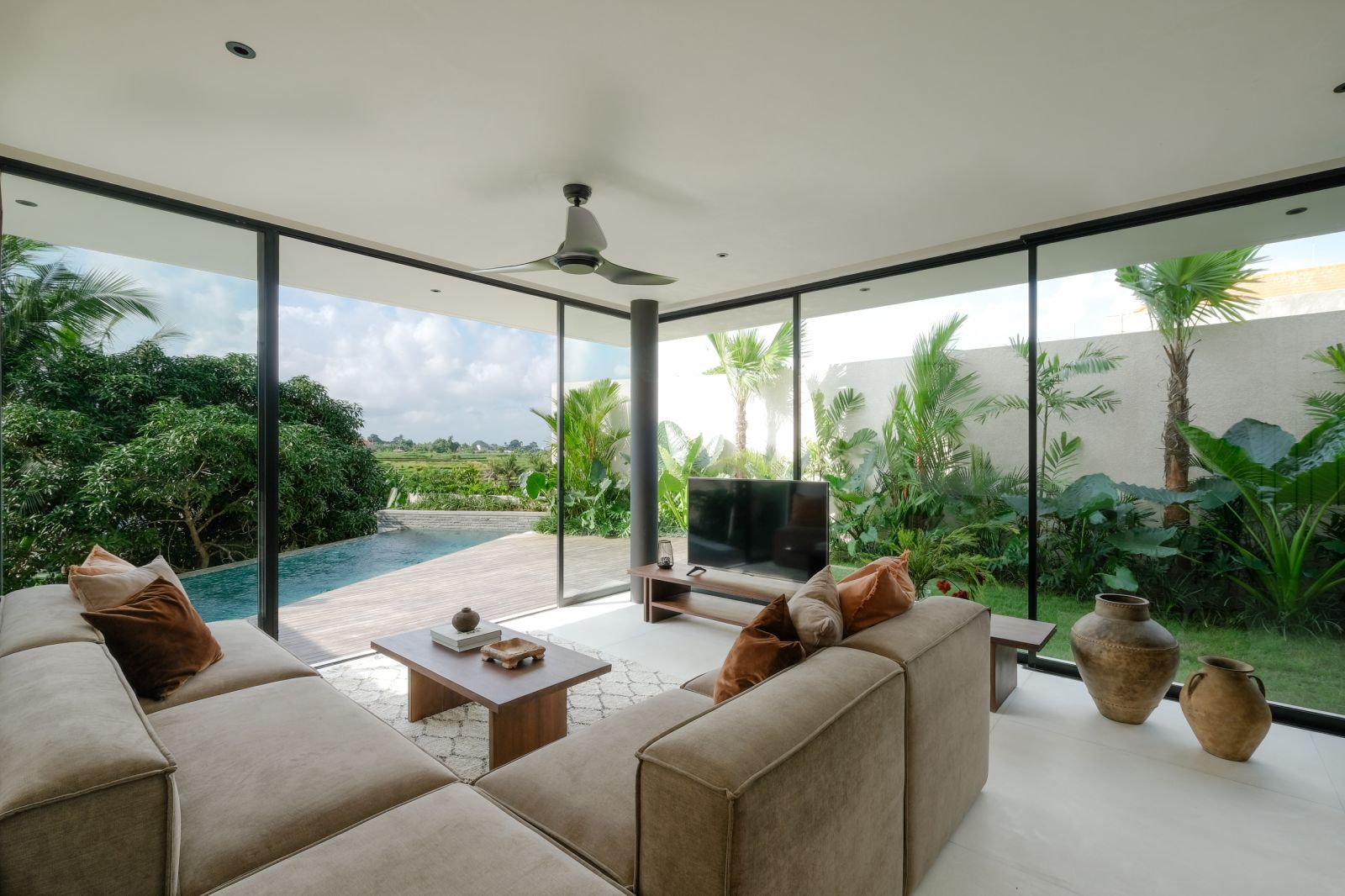 CONTEMPORARY LIVING VILLA